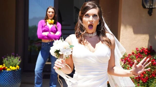 Ella Reese and Katrina Colt are enjoying lesbian scissoring