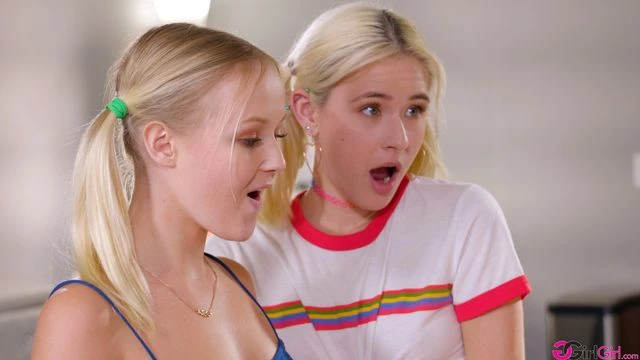 Sensual sex games between Cherie Deville, Natalia Queen and Jessie Saint