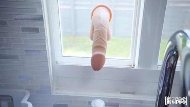 Good-looking teenage slut Vienna Rose likes intensive anal pound