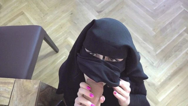 Niqab slut Rebecca Black takes a huge facial eventually