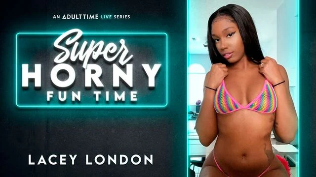 Spicy ebony angel Lacey London knows how to show herself