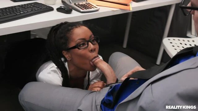 Black girlfriend with round ass Kira Noir fucked in the missionary pose