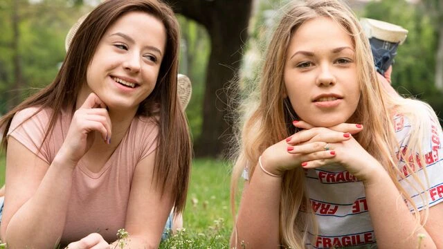 Selvaggia and Gabriella Lati are enjoying lesbian games in the classroom