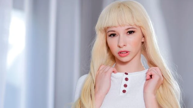 Good-looking blonde Kenzie Reeves roughly fucked by a big dick