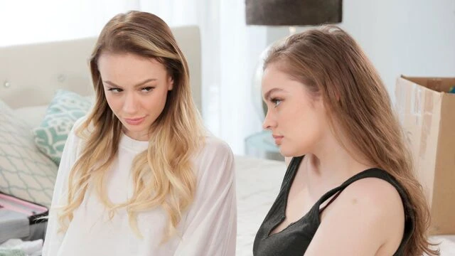 Spicy babes Mary Moody and Naomi Swann enjoy lesbian games