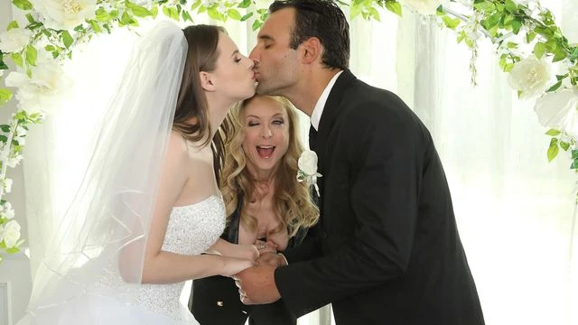 Jillian Janson and Nina Hartley's lingerie trailer by Milfs Like it Big