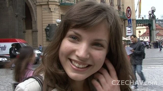 Comely Noname's hairy action