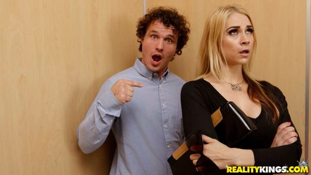 Tit licking xxx with magnetic Sarah Vandella from Milf Hunter