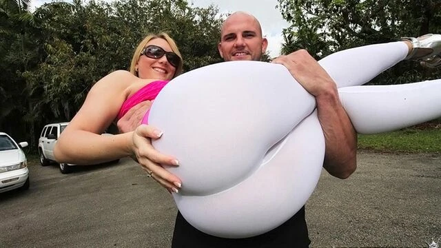Watch flashy AJ Applegate's movie