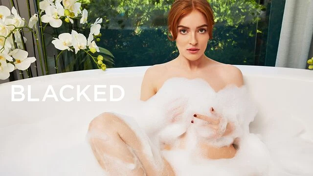 Junoesque Jia Lissa at side fuck sex