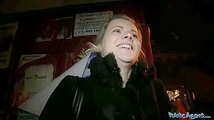 Lady Suck And Gets Shagged In Public