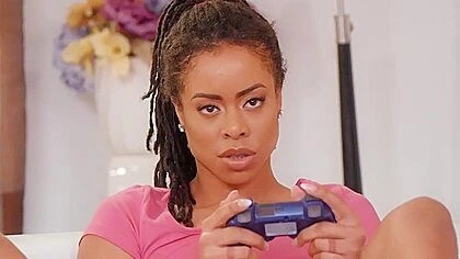 Jenna Foxx & Kira Noir Video 3