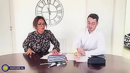 Vittoria Divine - Anal Milf Teacher