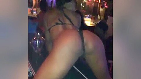 Snap Chat - Shaking A$$ In The Club