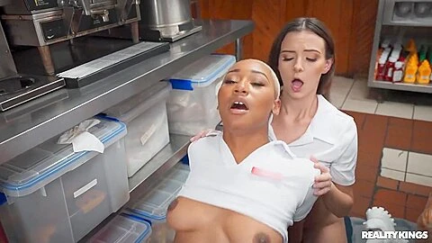 Lovely Bimbo Serena Hill Crazy Threesome Porn