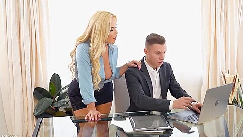 Savannah Bond Needs Dick On The Job - Savannah Bond