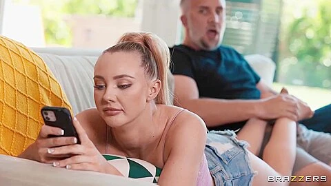 Paisley Porter - Exxtra - Curvy Dirt