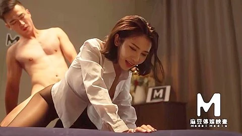 Rides Bosss Cock In A Cowgirl Position After Giving Him A Blowjob - Zhou Ning
