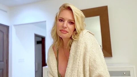Stepmommy Pov Fuck With Videographer