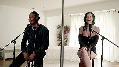Green Haired Sexy Chick Gia Paige Gets Her Luck With The Stud Isiah Maxwell