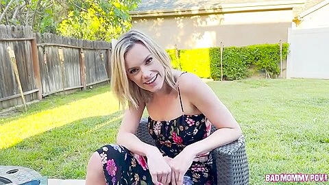 Hot Stepmommy Lindsey Lakes Seduced By He