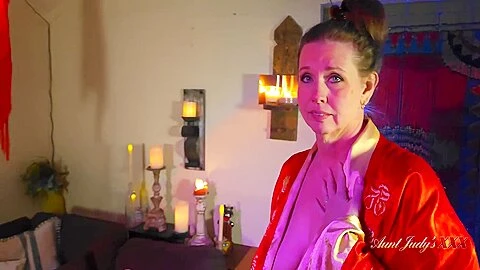 Busty Mature Amateur Autumn Gets A Naughty Massage