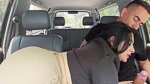 Decido Follarme A Puta Colombiana Sin Condon En Via Publica Hasta Venirme Dentro De Su