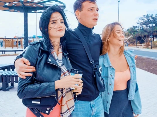 Lad enjoys two bisexual cuties
